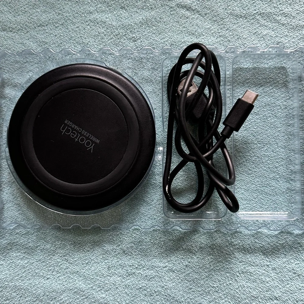 NWOT Yootech Wireless Charging Pad